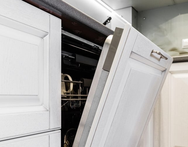 oeffne-die-tuer-deiner-spuelmaschine-am-besten-nach-p-cc0-pixabay-liudmilab-250207_download Öffne die Tür deiner Spülmaschine am besten nach Programmende einen Spalt.