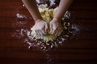 mit-eiern-zu-backen-ist-tradition-es-geht-jedoch-cc0-pixabay-dreamypixel-180819_download Mit Eiern zu backen ist Tradition, es geht jedoch auch anders, ohne unnötiges Tierleid.