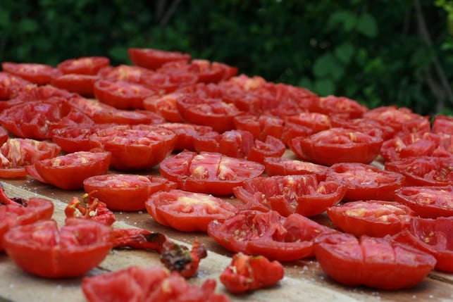 rotes-pesto-tomaten-trocknen-cc0-pixabay-xyro-180520_download Pesto Rosso wird aus getrockneten Tomaten zubereitet.