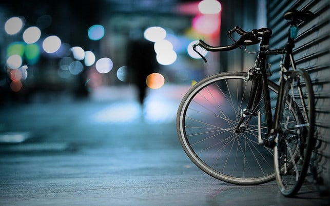 fahre-in-der-stadt-nach-moeglichkeit-fahrrad-oder-g-cc0-pixabay-pexels-201221_download Fahre in der Stadt nach Möglichkeit Fahrrad oder gehe zu Fuß, um die Luft nicht zusätzlich zu verschmutzen.