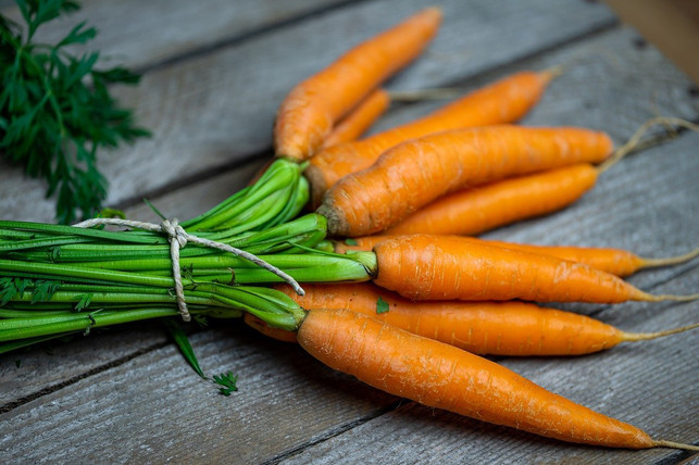 moehren-sind-ein-guter-lieferant-fuer-vitamin-a-cc0-pixabay-ka_re-191220_download Möhren sind ein guter Lieferant für Vitamin A.
