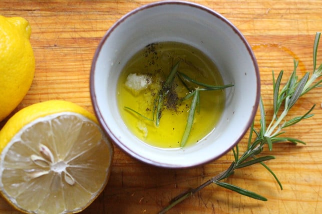 die-marinade-kannst-du-nach-belieben-verfeinern-sarah-gairing-utopia-180726_download Die Marinade kannst du nach Belieben verfeinern