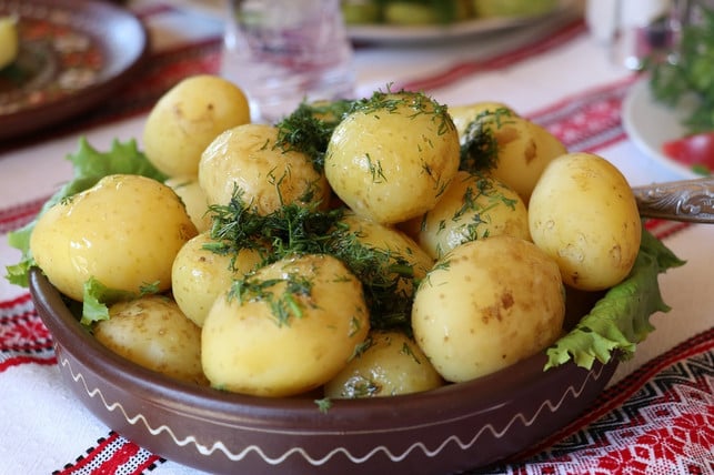 statt-sie-zu-kochen-kannst-du-kartoffeln-dampfgar-cc0-pixabay-jameshills-250103_download Statt sie zu kochen, kannst du Kartoffeln dampfgaren.