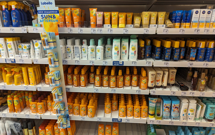 selection-sunscreen-bw-230721-1920x1209 A difficult question given the choice: which sunscreen is the best?