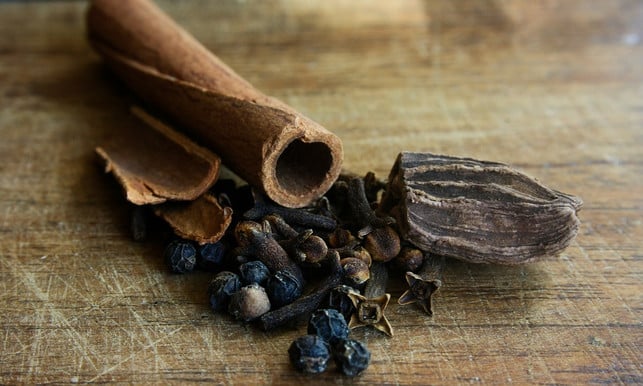 achte-bei-den-zutaten-fuer-deinen-chai-tee-auf-bio-cc0-pixabay-pdpics-190316_download Achte bei den Zutaten für deinen Chai Tee auf Bio-Qualität.