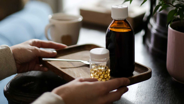 pexels-cottonbro-studio-5858844_1920x1080 Medikamente vegan allergien filtern