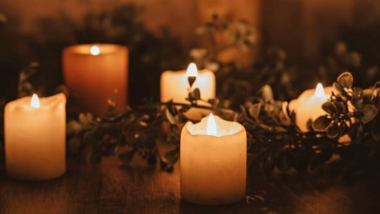 Nachhaltige Kerzen ohne Schadstoffe, Paraffin und Erdöl Nachhaltige Kerzen ohne Schadstoffe, Paraffin und Erdöl