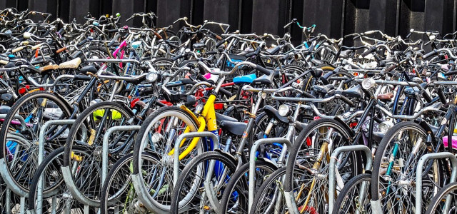 amsterdam parkhaus fahrräder