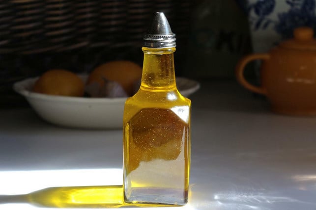 oel-einfrieren-sinnvoll-nur-bei-kleinen-mengen-und-cc0-pixabay-homemaker-220415_download Öl einfrieren: Sinnvoll nur bei kleinen Mengen und kurzer Haltbarkeit.