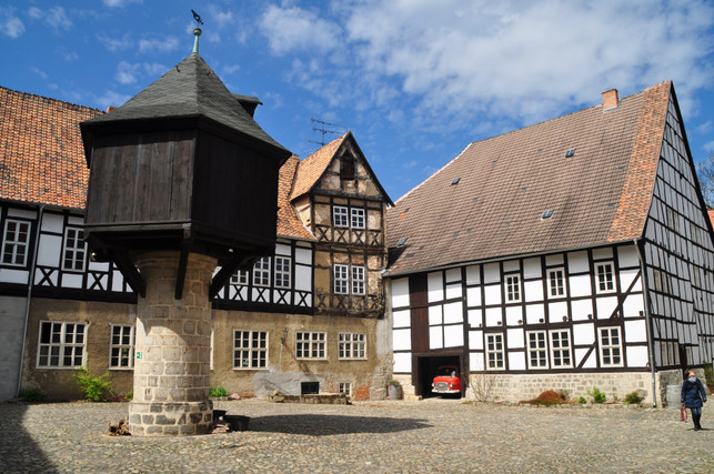 quedlinburg-beeindruckt-durch-zahlreiche-fachwerkh-cc0--pixabay--thomasseidel-250724_download Quedlinburg beeindruckt durch zahlreiche Fachwerkhäuser und sein mittelalterliches Stadtbild.