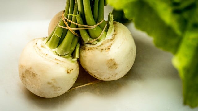 mairuebchen-roh-essen-cc0-pixabay-stux-210730 Mairübchen roh essen