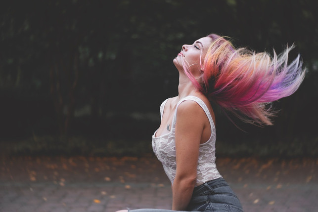 haarkreide-gibt-es-in-vielen-farben-cc0-pixabay-pexels-190830_download Haarkreide gibt es in vielen Farben.