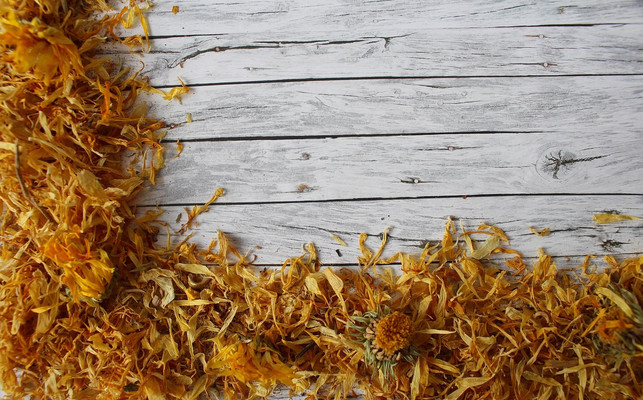 durch-weitere-zutaten-kannst-du-dein-waermendes-mas-cc0-pixabay-monfocus-221028_download Durch weitere Zutaten kannst du dein wärmendes Massageöl abwandeln.