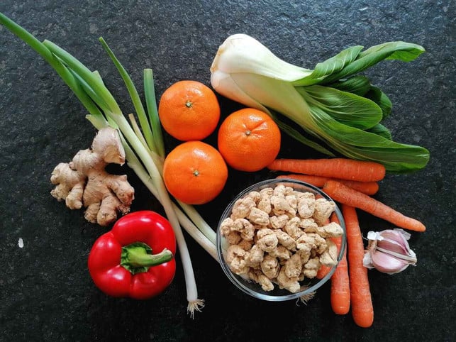 dav Zutaten für ein veganes Donburi.