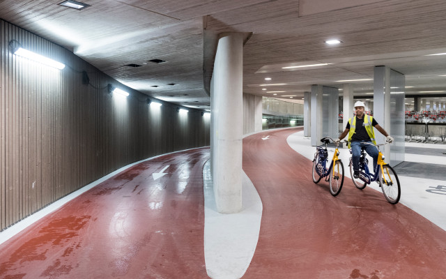 fahrrad-garage-utrecht-z-cu2030.nl-170822-1280x800 Fahrrad-Parkhaus in Utrecht
