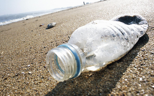 muell-vermeiden-plastikflaschen-c-160621-1280x800 Plastikflaschen verursachen unnötigen Müll