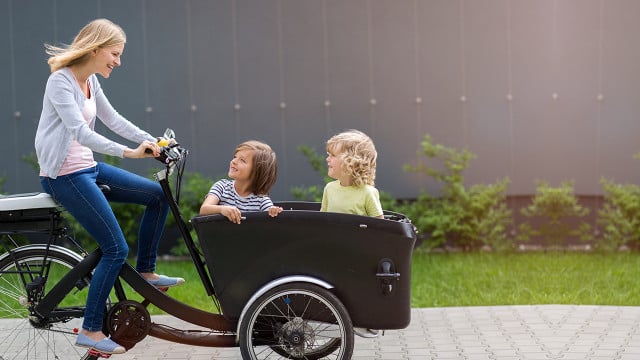 lastenrad-kinder-w-pikselstock-210202-1280x720 Lastenfahrräder: Praktisch für den Transport von Kind & Kegel