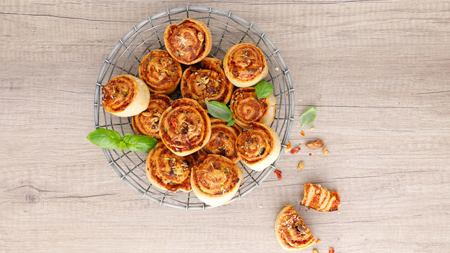 Herzhafte Pesto-Hefeschnecken Herzhafte Pesto-Hefeschnecken