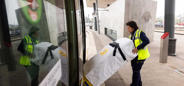 Post-Experiment: Stadt stellt Pakete per Straßenbahn zu - und zieht nun Bilanz