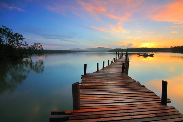 mit-einem-steg-kannst-du-gleich-in-tieferem-gewaess-cc0-pixabay-pok_rie-230809_download Mit einem Steg kannst du gleich in tieferem Gewässer schwimmen und so Zerkarien umgehen.