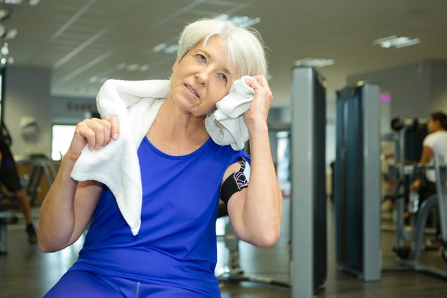 Mature Women at the Gym In menopause, sweat often runs without physical exertion.