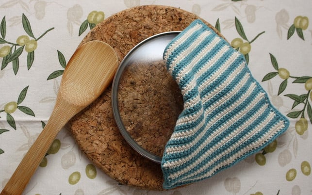 topflappen-haekeln-einfaches-grundmuster-aus-feste-maria-hohenthalutopia-190910_download Zum Häkeln von Topflappen eignet sich ein einfaches Grundmuster aus festen Maschen.