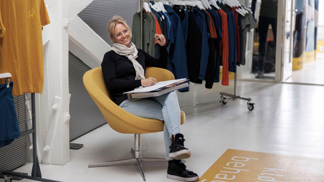 Christine Haraldstad-Sindum, Senior Designerin bei Devold, erklärt, wie Wollkleidung im Schichtprinzip funktioniert Christine Haraldstad-Sindum, Senior Designerin bei Devold, erklärt, wie Wollkleidung im Schichtprinzip funktioniert