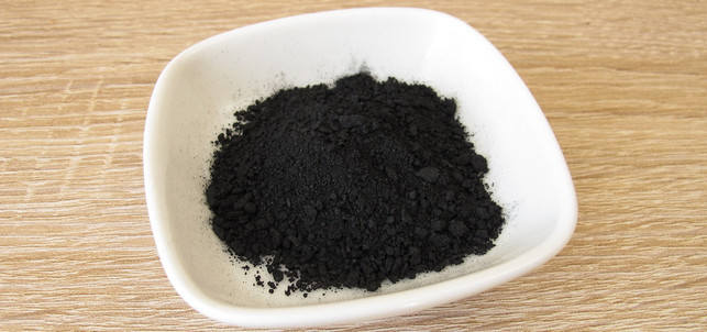 medizinische-aktivkohle-ist-meist-farbgeber-schwar-colourboxde-180228_download Medizinische Aktivkohle ist meist Farbgeber schwarzer Kosmetik.