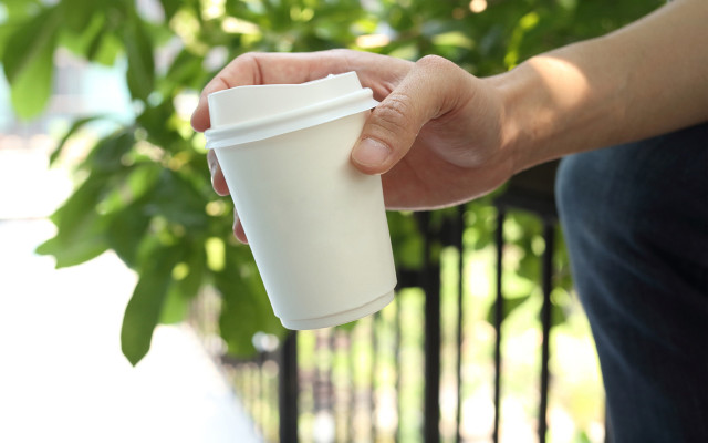 muell-vermeiden-kaffeebecher-w-Vividz-Foto-160621-1280x800 Zu schnell im Müll: Coffee to Go-Becher