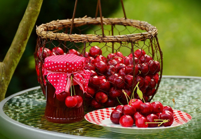 auch-konfituere-kann-alkohol-enthalten-cc0-pixabay-congerdesign-210525_download Auch Konfitüre kann Alkohol enthalten.