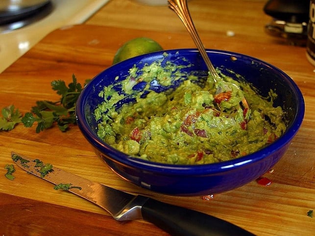 guacamole-fuer-leckere-gruene-spaghetti-cc0-pixabay-publicdomainimages-180701_download Guacamole für leckere, grüne Spaghetti.