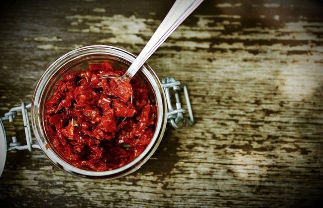 getrocknete-tomaten-verleihen-den-pizza-baellchen-d-cc0-pixabay-congerdesign-191021_download Getrocknete Tomaten verleihen den Pizza-Bällchen das richtige Aroma.