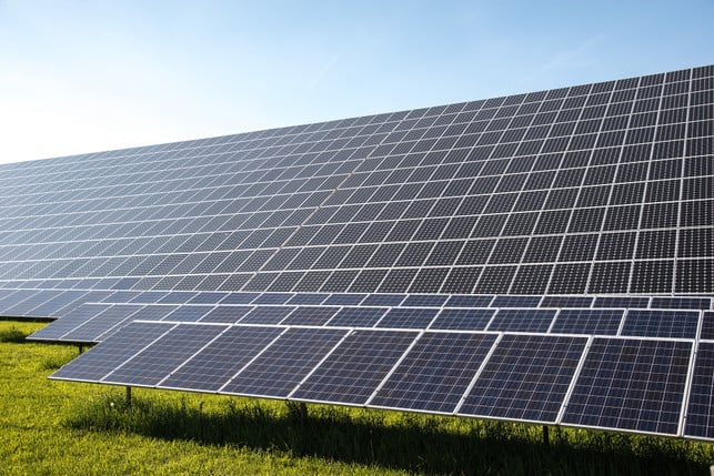 Vom Sofa aus die Welt retten: 9 Tipps für Faule Ökostrom Solarzellen