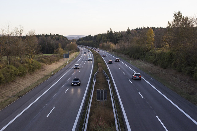 durch-ridesharing-sollen-weniger-autos-auf-den-str-cc0-pixabay-jamesqube-241030_download Durch Ridesharing sollen weniger Autos auf den Straßen sein.