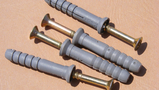 duebel-entfernen-cc0-pixabay-byrev-190226 Dübel entfernen