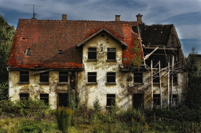 manche-alten-haeuser-enthalten-noch-ozonschaedigende-cc0-pixabay-frankwinkler-201201_download Manche alten Häuser enthalten noch ozonschädigende Isolierschäume.