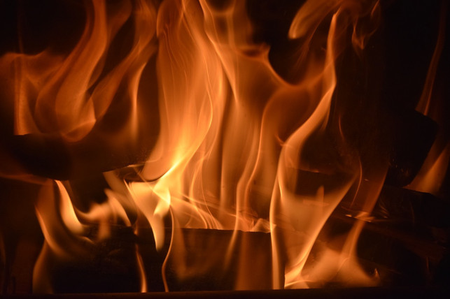 beim-heizen-mit-holz-entsteht-vergleichsweise-viel-cc0-pixabay-mondisso-171114_download Beim Heizen mit Holz entsteht vergleichsweise viel Feinstaub.