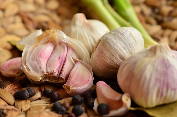 Active ingredients in garlic can lower blood sugar.