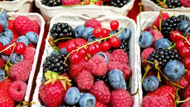 Frische Beeren haben im Herbst keine Saison Frische Beeren haben im Herbst keine Saison