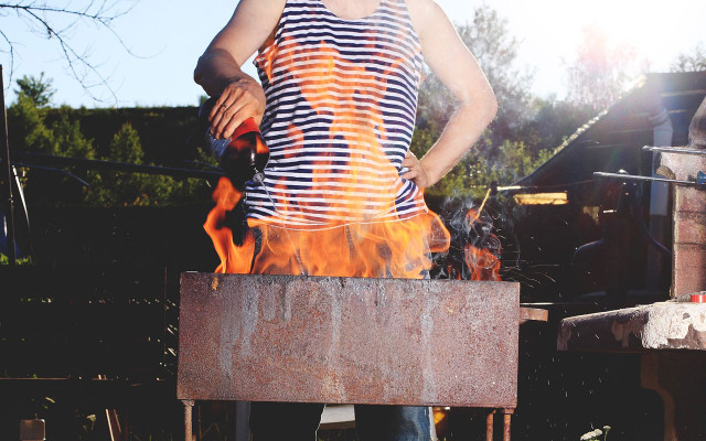 grillen-fehler-spiritus-pb-andreas160578-170523-1280x800 Grill-Fehler: Spiritus ist gefährlich