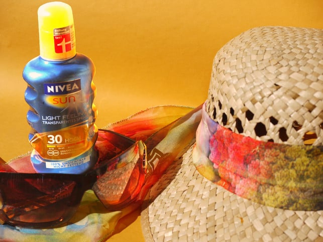 Headgear-and-co-co-sun protection i-CC0- Pixabay-monikap-2250525_Download Headgear, sunscreen and co.: Sun protection is mandatory for hiking in the heat.