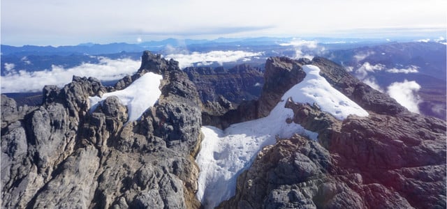 Indonesiens tropischer Gletscher Puncak Jaya in Gefahr