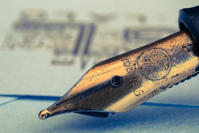 handschriftlich-einen-persoenlichen-brief-zu-verfas-cc0-pixabay-a_different_perspective-200409_download Handschriftlich einen persönlichen Brief zu verfassen, kostet viel Zeit.