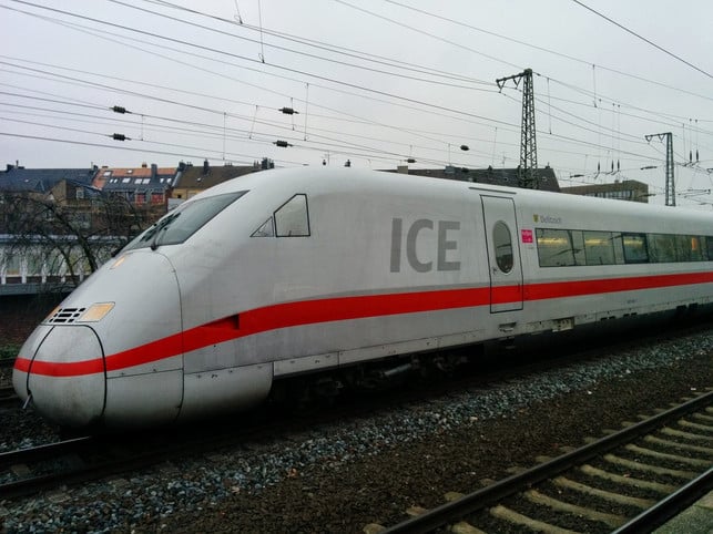 deutsche-bahn-rueckerstattung-bei-verspaetung-erhal-sven-christian-schulz-utopia-181117_download Deutsche Bahn: Rückerstattung bei Verspätung gehört zu den Fahrgastrechten.