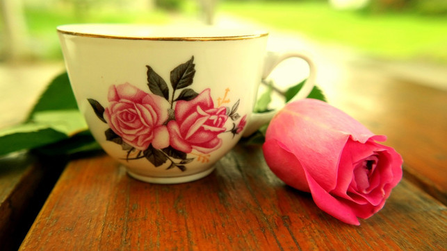 rosentee-wirkt-sich-positiv-auf-geist-und-koerper-a-cc0-pixabay-redmupfe-200711_download Rosentee wirkt sich positiv auf Geist und Körper aus.
