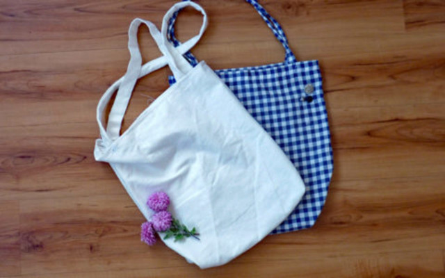 ein-stoffbeutel-gehoert-definitiv-ins-zero-waste-re-stefanie-jakob-utopia-180323 Ein Stoffbeutel gehört definitiv ins Zero-Waste-Reisegepäck.