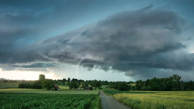 richtiges-verhalten-bei-gewitter-cc0-pixabay-nordseher-230627 Richtiges Verhalten bei Gewitter