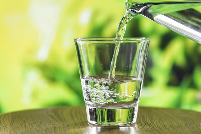 hartes-wasser-ist-reich-an-calcium-und-magnesium-cc0-pixabay-rawpixel-190221_download Hartes Wasser ist reich an Calcium und Magnesium.