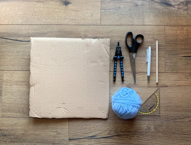 diese-materialien-brauchst-du-um-einen-bommel-sel-katrin-baab-utopia-191227_download Diese Materialien brauchst du, um einen Bommel selber zu machen.