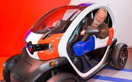 Renault Twizy Terry Gilliam im Renault Twizy